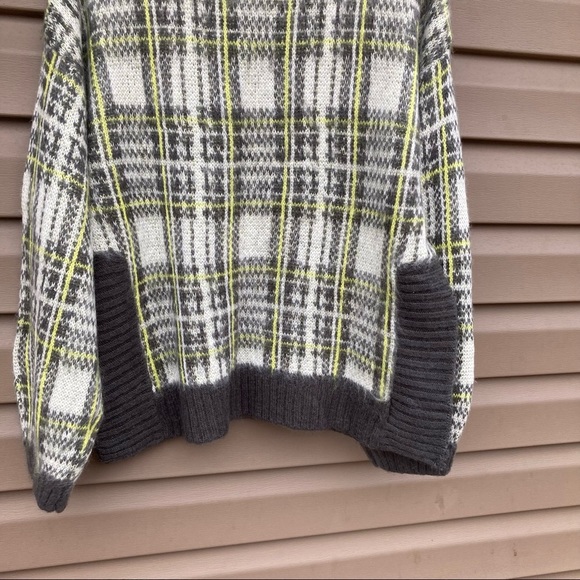 Nine West Green Plaid Sweater - Picture 5 of 7